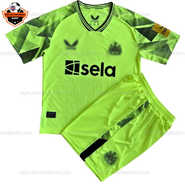 Newcastle Goalkeeper Green Kid Replica Football Kit 2023/24 - Front View