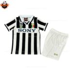 Retro Juventus Home Kid Replica Football Kit 1995/1996